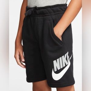 NWT - Nike Sportswear Club Boys - Size Large Standard Fit